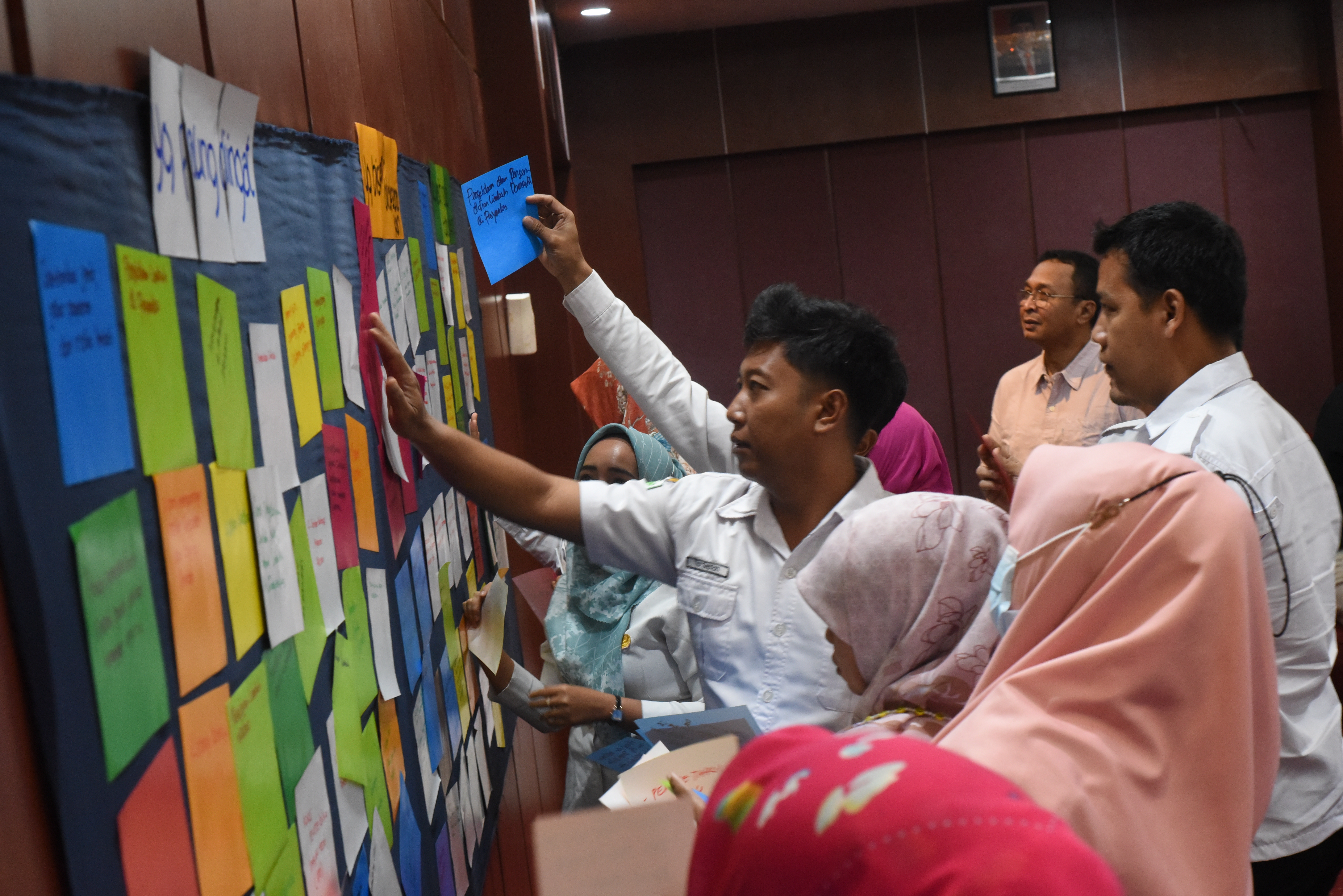 EH participant active in discussion during training